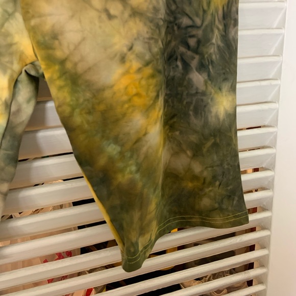 Yellow Black Tie Dye Athletic Cotton Biker Shorts - Picture 4 of 4